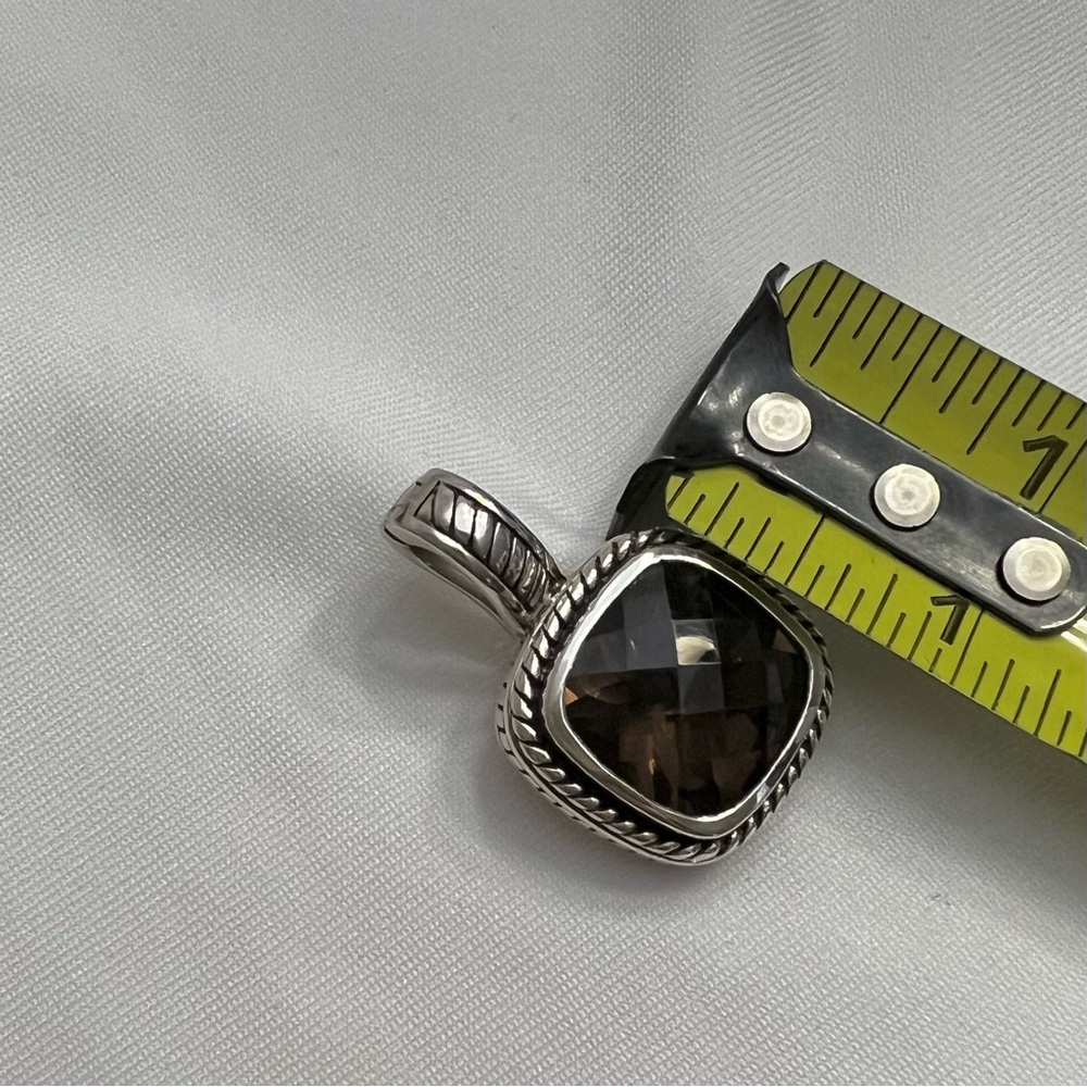 Elegant Silver and Brown Pendant Necklace